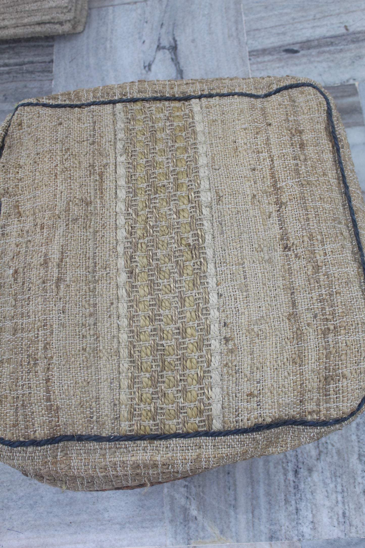 JUTE HANDMADE POUF