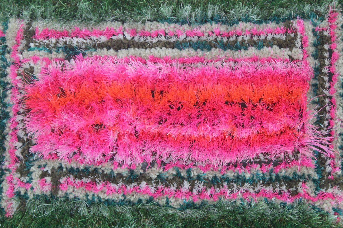 RECTANGULAR GREEN AND PINK DOORMAT