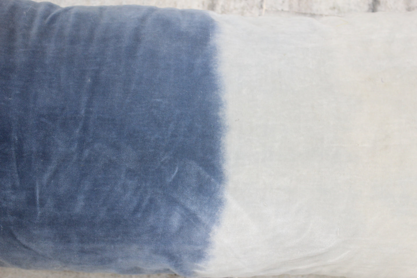 BLUE AND WHITE COLOR GRADIENT CUSHION COVER