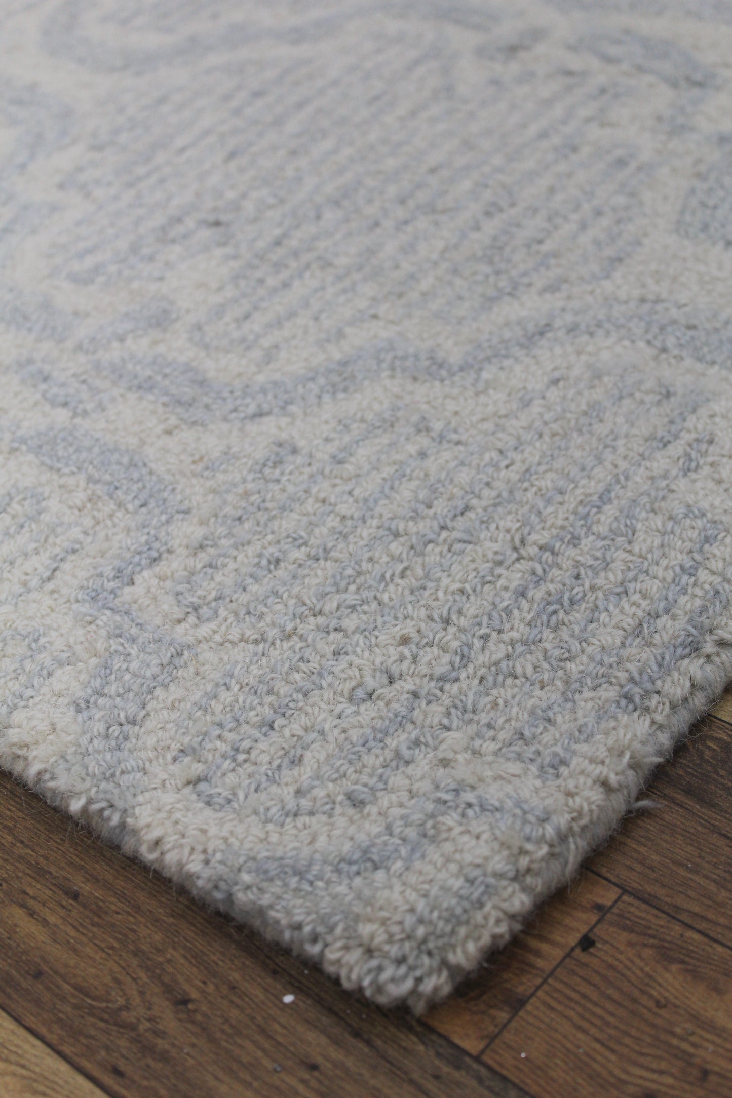 Elegant Beige Geometric Area Rug 5x8 for Living Room or Bedroom
