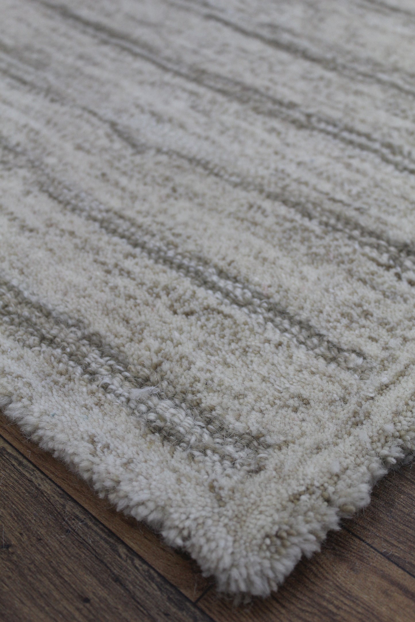 Textured Striped Beige Area Rug 5x8 – Modern Neutral Carpet for Living Room, Bedroom & Office Decor