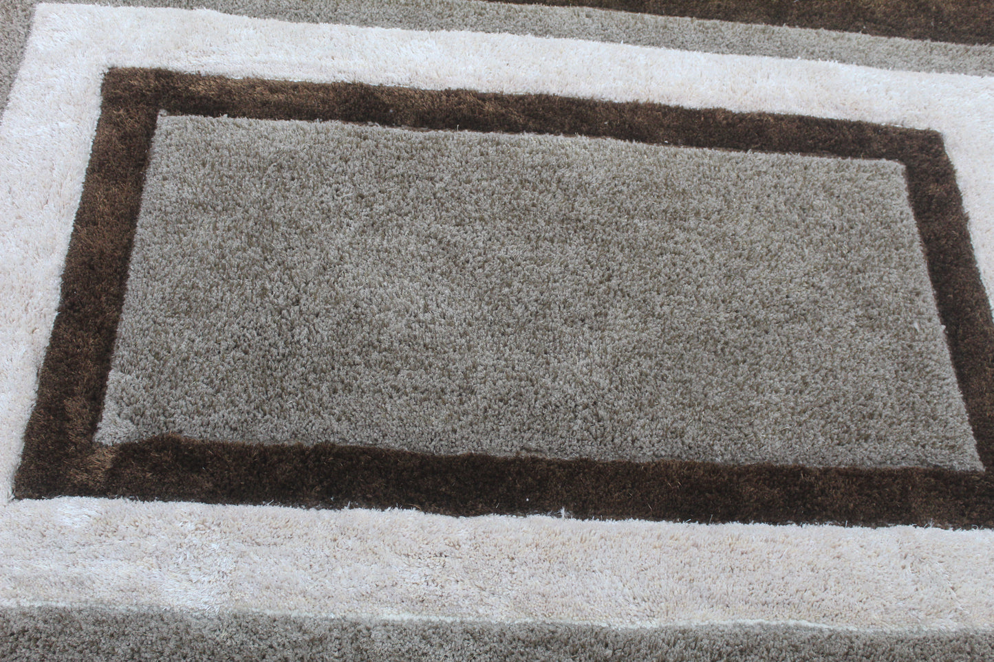 Luxury Shaggy Area Rug in Brown & Beige – Soft Plush Rectangle Carpet