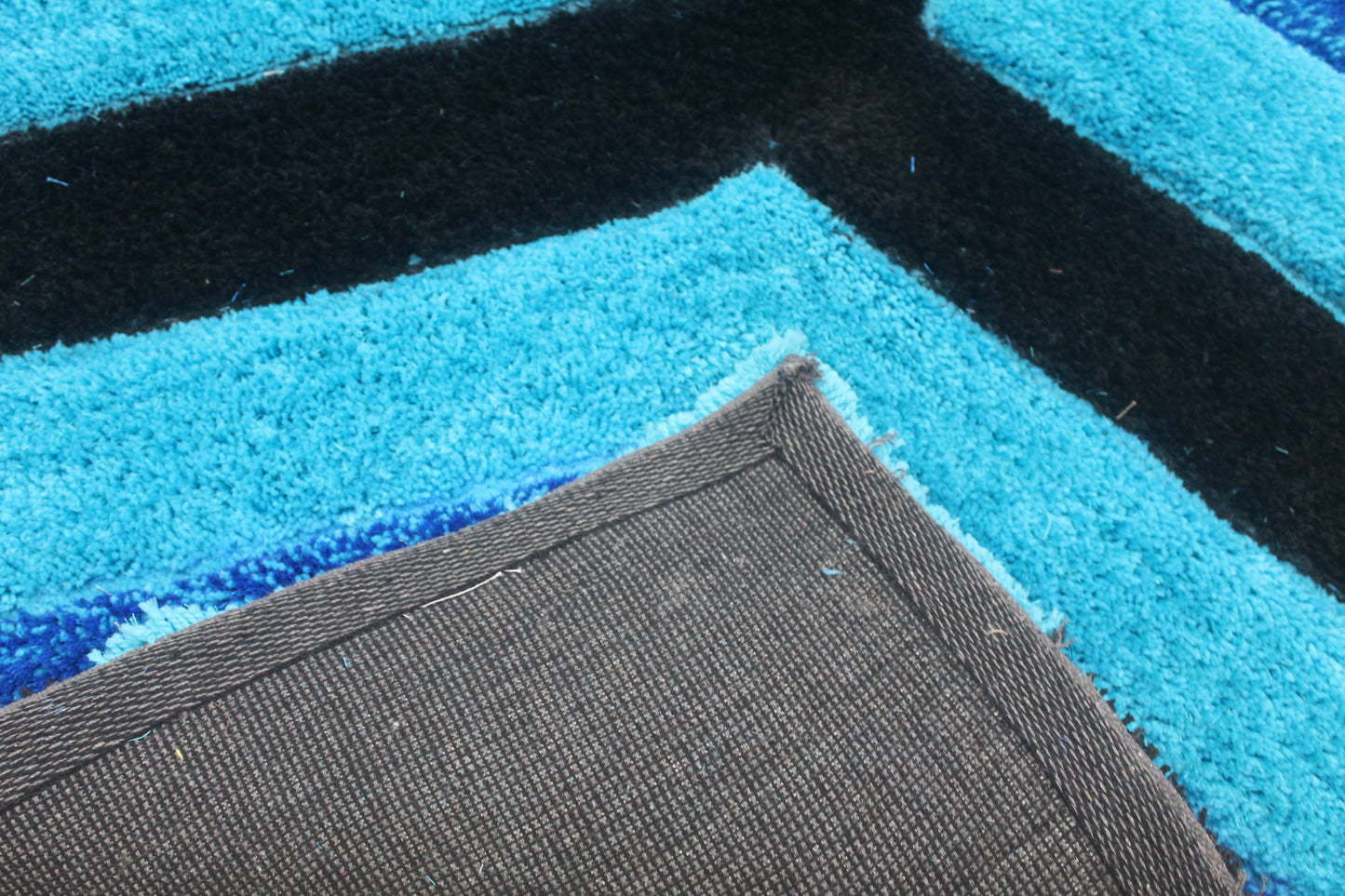 Modern Geometric Area Rug – Plush Blue & Black Statement Design