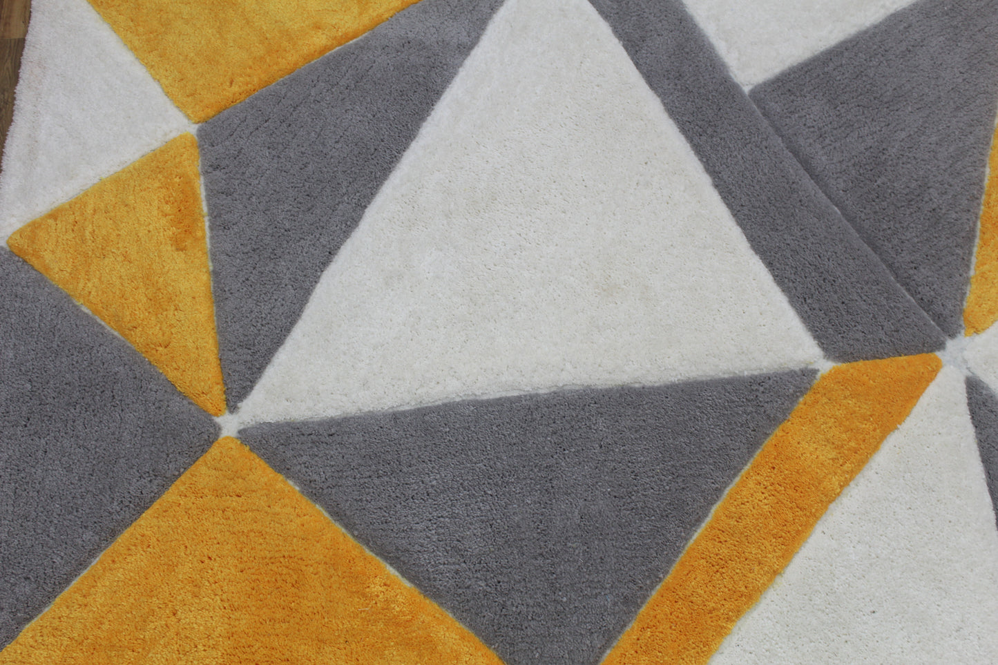 Modern Geometric Shaggy Rug – Mustard Yellow, Grey & White Accent Carpet for Living Room