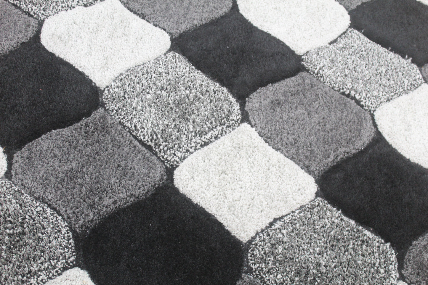 Modern Checkered Shaggy Rug – Black, Grey & White