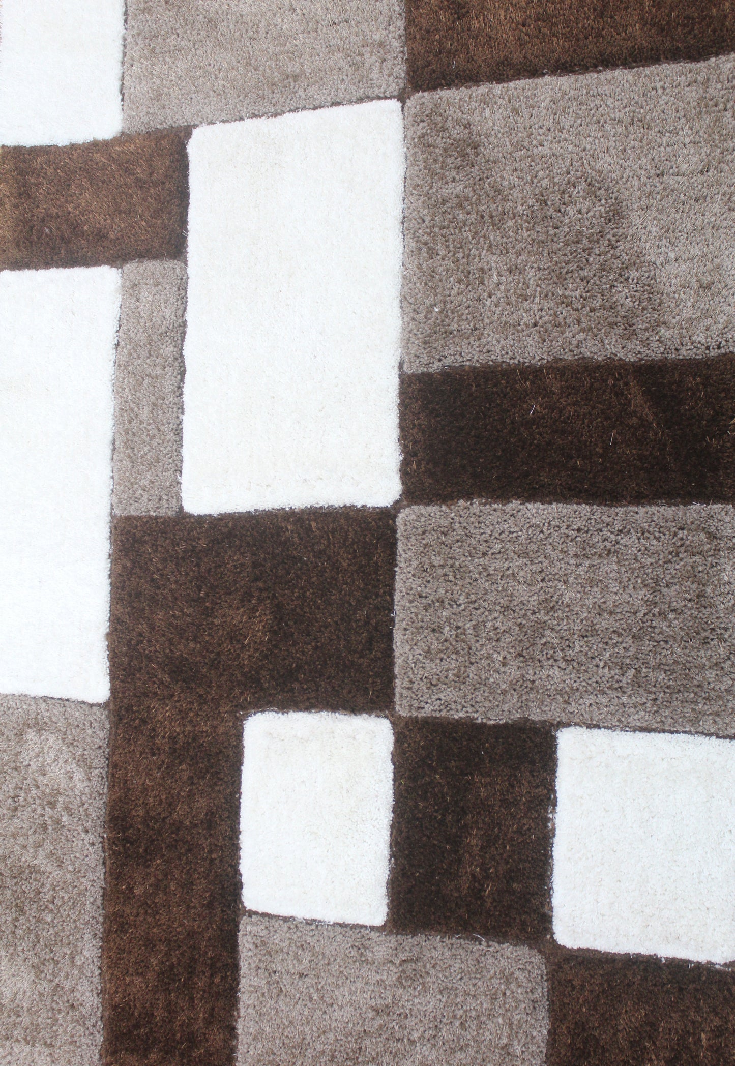 Modern Geometric Block Shaggy Rug – Soft Plush Carpet in Brown, Beige & White for Living Room & Bedroom