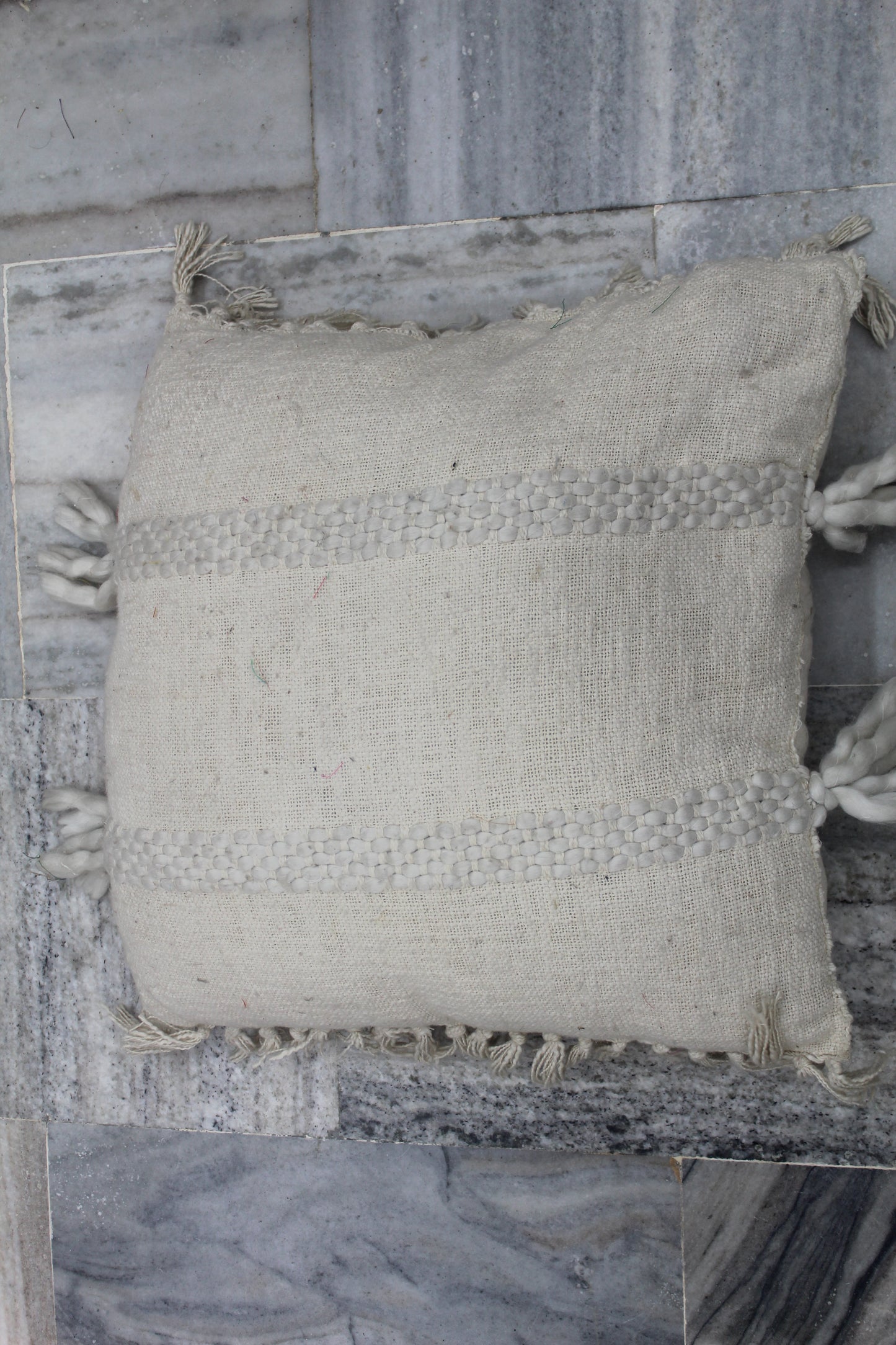 JUTE CUSHION COVER WITH SILK KNOT