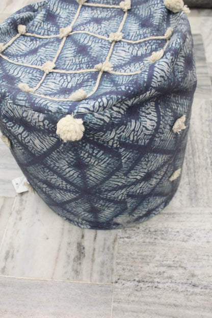 CYLINDRICAL POUF HAVING GEOMETRICAL DESIGN