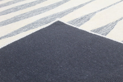 Modern Handmade Wool Area Rug – Ivory & Gray Geometric Carpet for Home Decor
