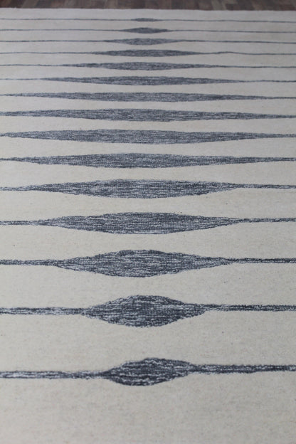 Modern Handmade Wool Area Rug – Ivory & Gray Geometric Carpet for Home Decor