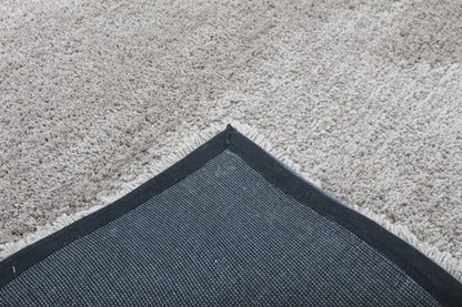 Luxury Cozy Plain Shaggy Rug – Minimalist Beige, Thick & Plush Carpet for Stylish Homes