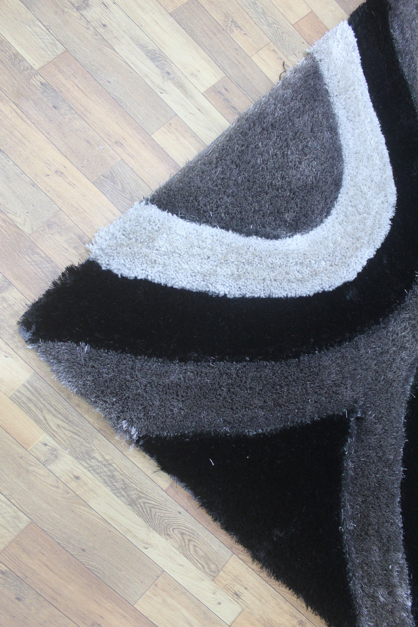 Modern Plush Area Rug with Bold Curves – Grey, Ivory & Black