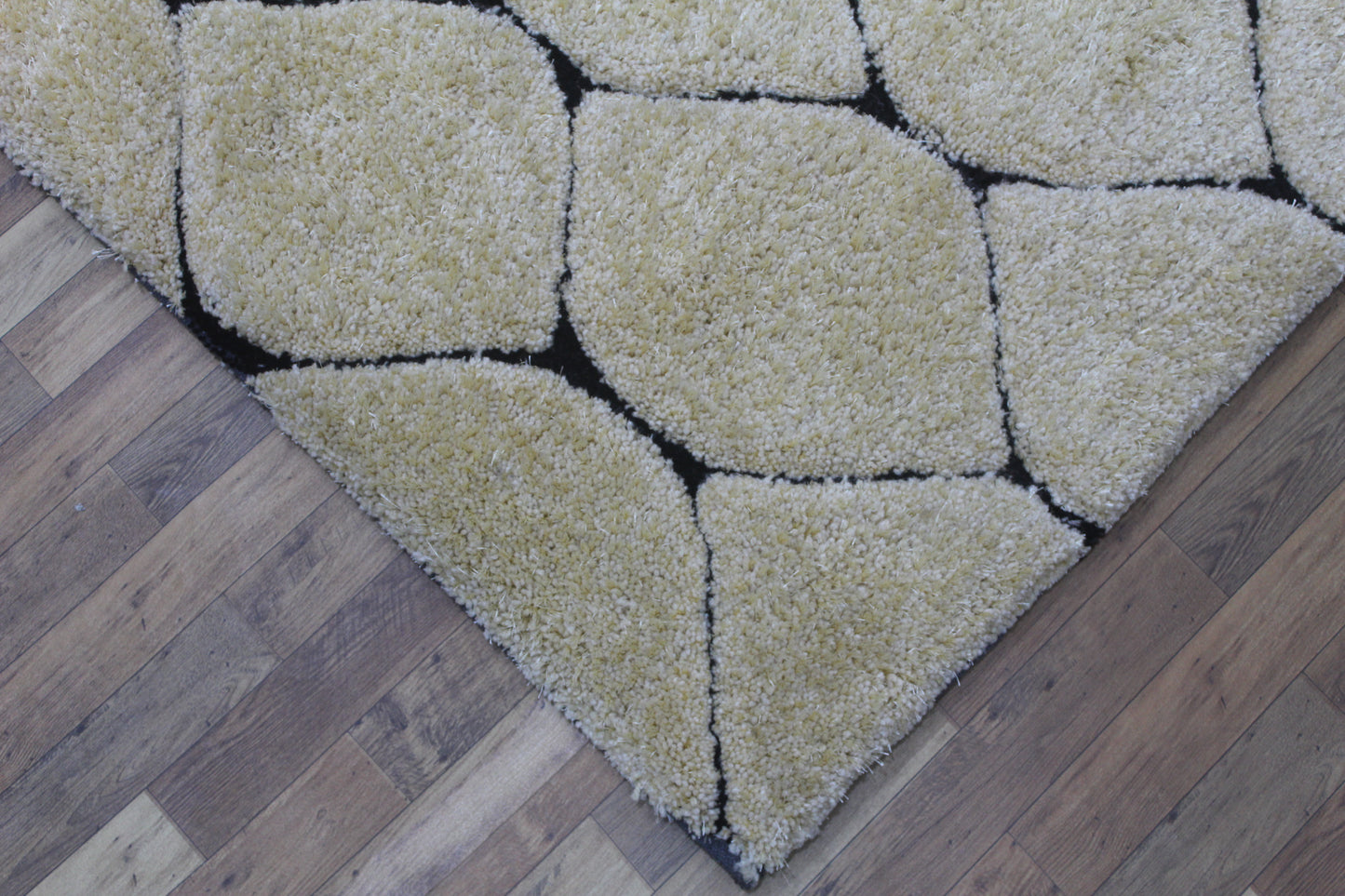 Modern Geometric Diamond Shag Rug – Soft Beige & Cream Accent Carpet for Living Room