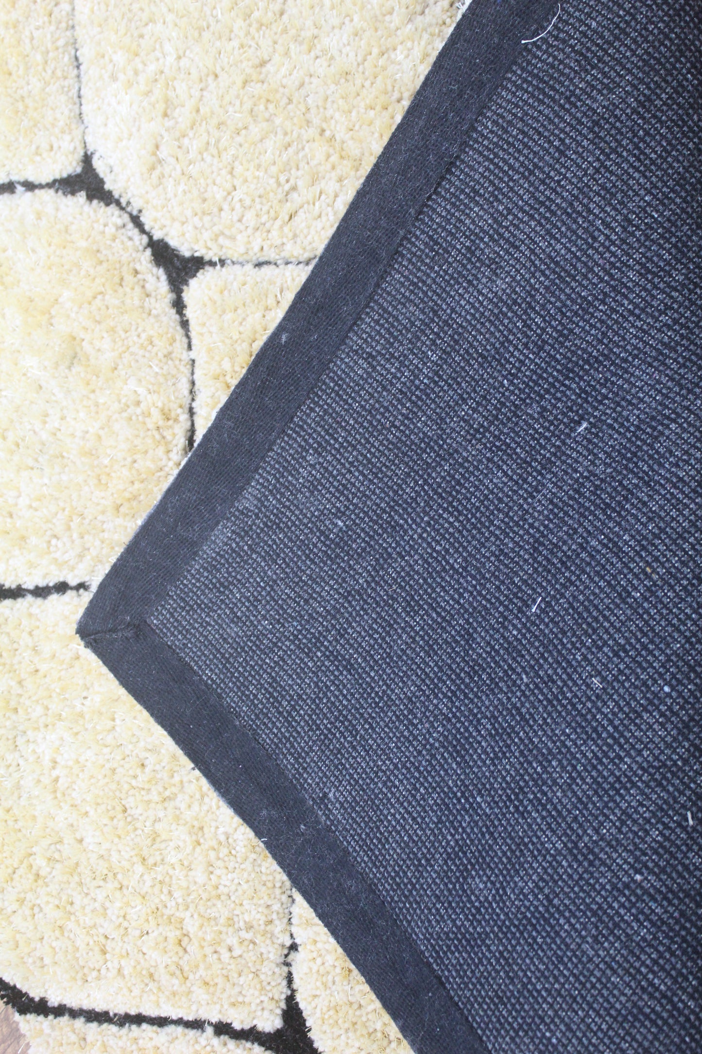 Modern Geometric Diamond Shag Rug – Soft Beige & Cream Accent Carpet for Living Room