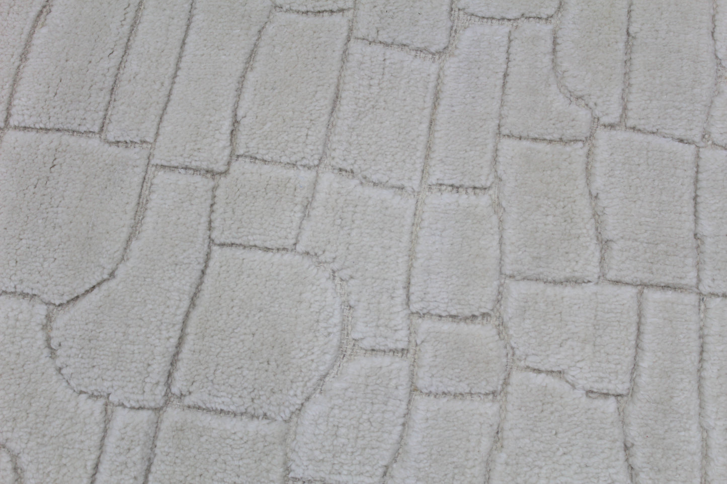 Stone Pattern Textured Rug  Modern Geometric Carpet, Hand-Knotted White Area Rug for Living Room and Bedroom Decor