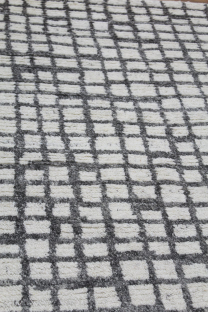 Modern Checkered Grid Rug – Scandinavian Style Soft Wool-Blend Carpet for Living Room & Bedroom Decor
